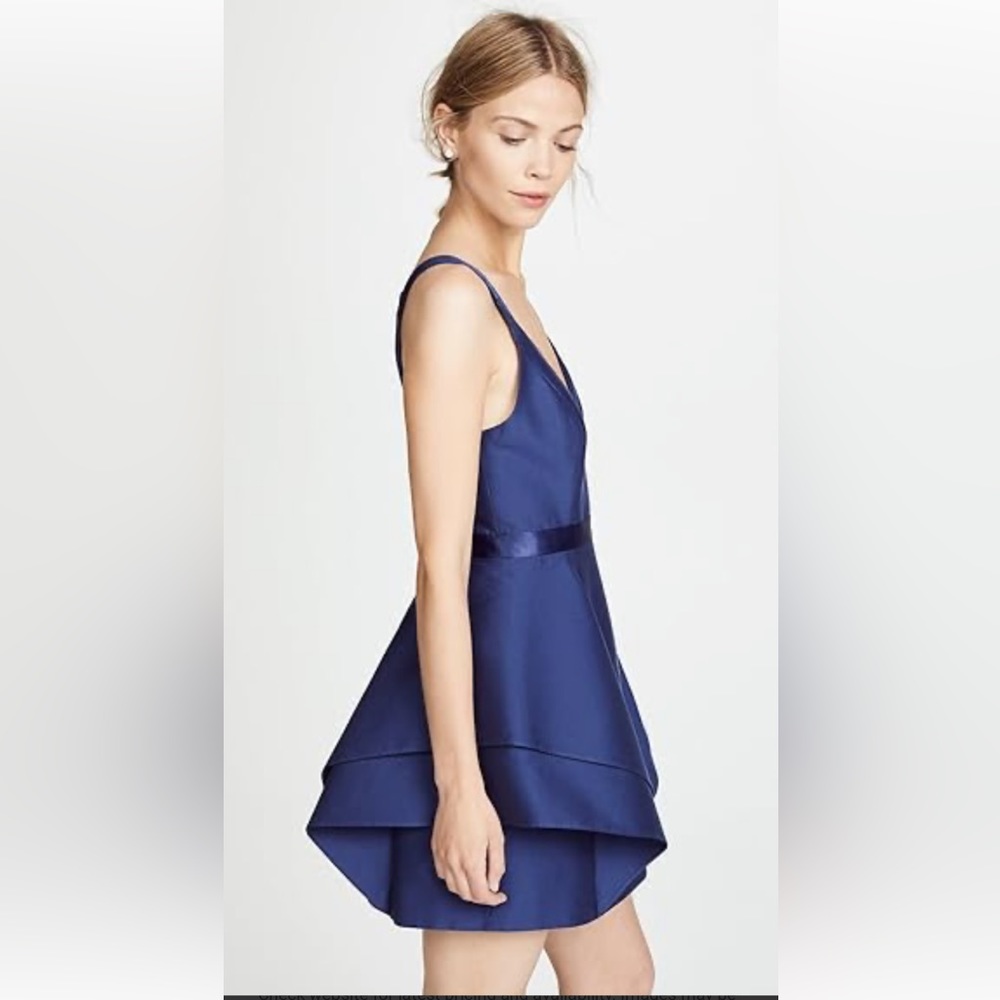 Halston Heritage Evening Collection Vneck Navy  Dramatic Flounce Dress Sz 4